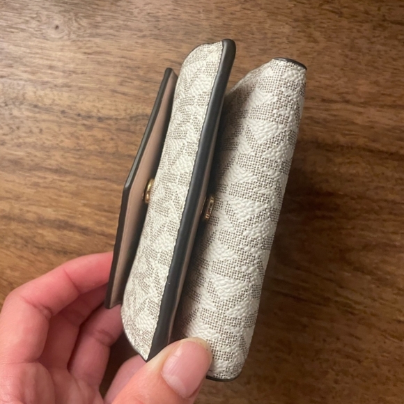 Michael Kors Jet Set Small Tri Fold Envelope Wallet (EUC) - Picture 3 of 6